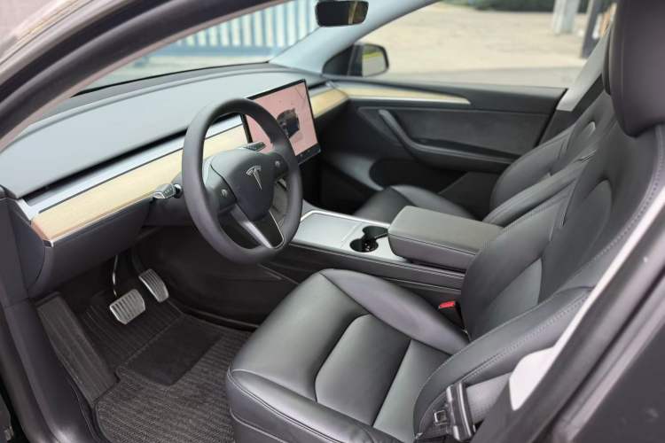 Used Tesla Model Y 2022 Revised Version Rear-Wheel Drive Interior 3