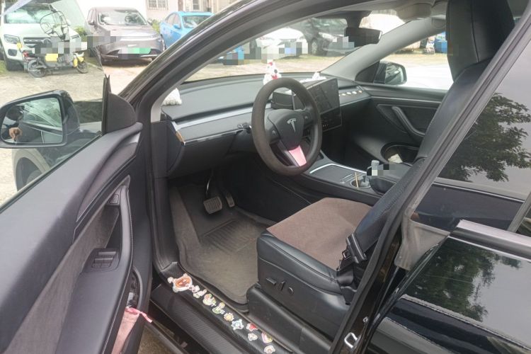 Used Tesla Model Y 2022 Rear-Wheel-Drive Version Interior 3