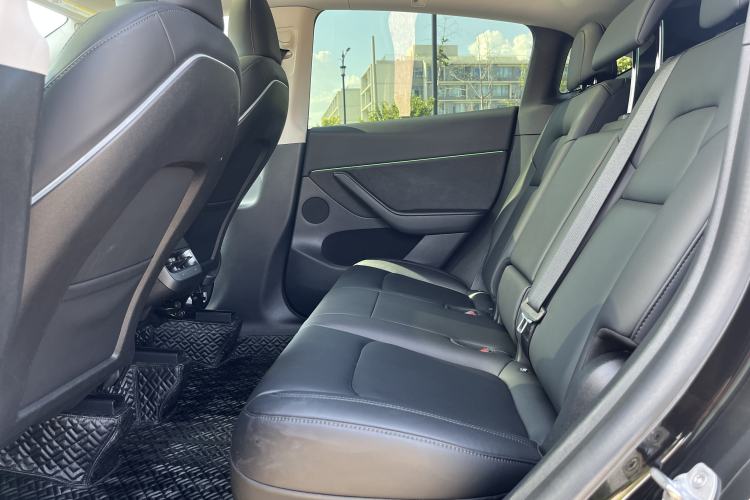 Used Tesla Model Y 2022 Rear-Wheel-Drive Version Interior 3