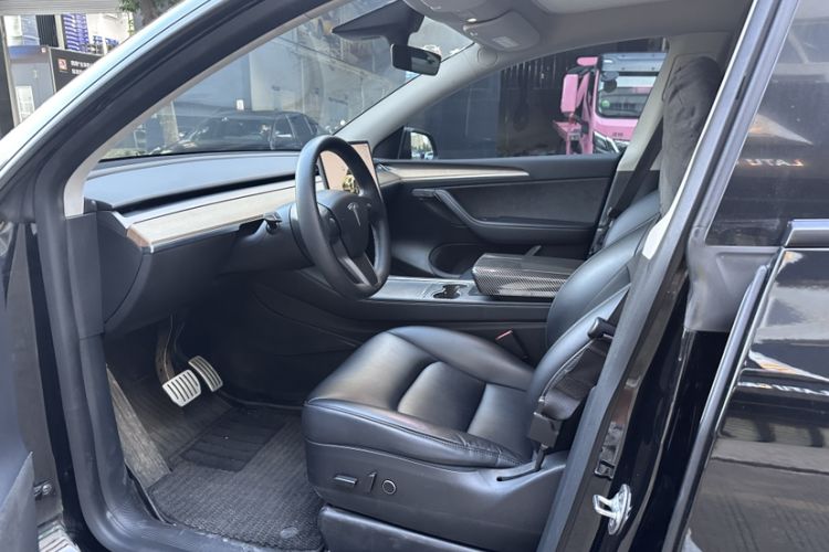 Used Tesla Model Y 2022 Performance High-Performance All-Wheel-Drive Version Interior 3