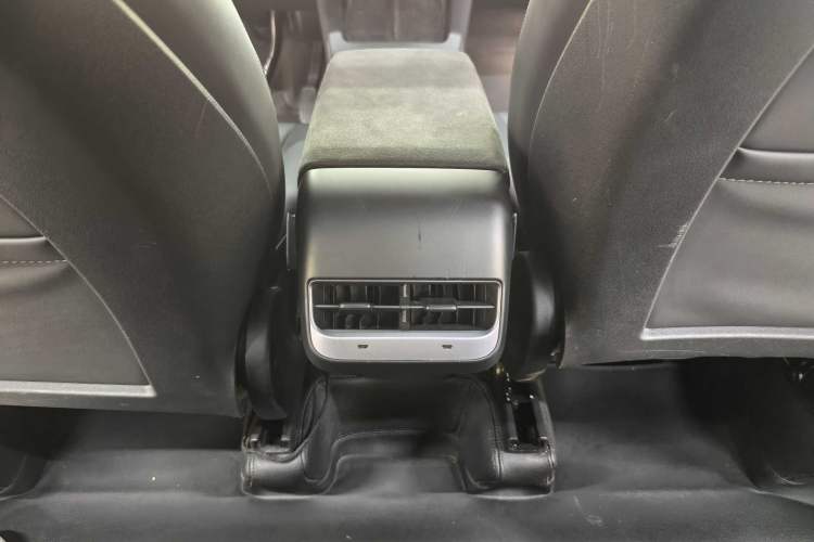 Used Tesla Model Y 2022 Revised Version Rear-Wheel Drive Interior 3
