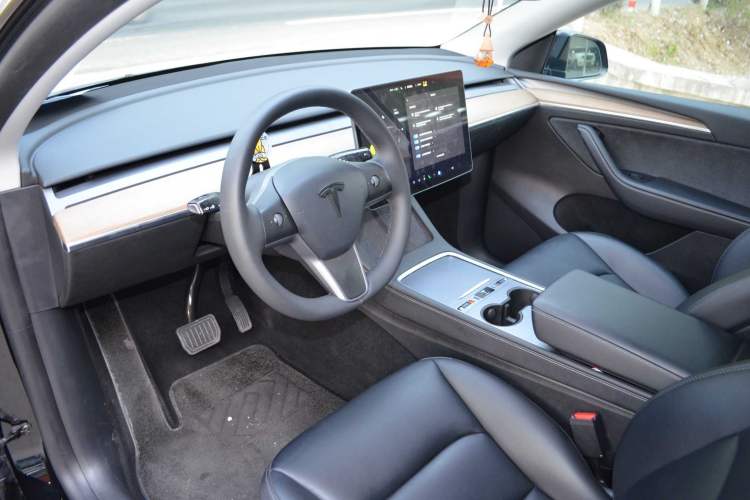 Used Tesla Model Y 2022 Revised Version Rear-Wheel Drive Interior 3