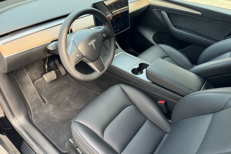 Used Tesla Model Y 2022 Revised Version Rear-Wheel Drive Interior 3