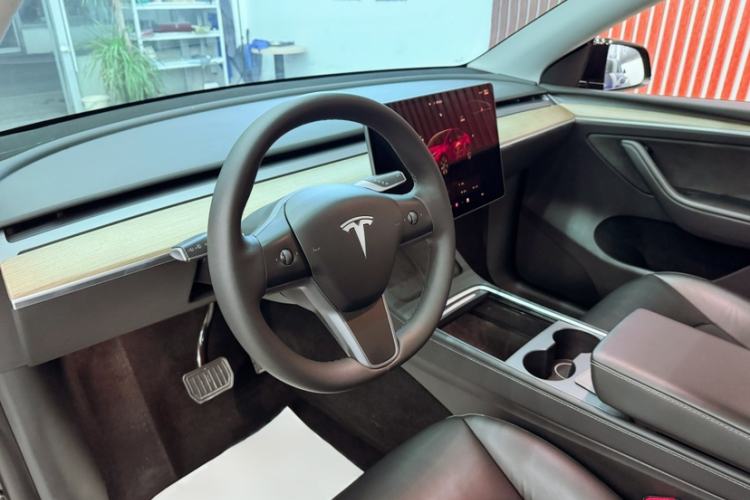 Used Tesla Model Y 2022 Revised Version Rear-Wheel Drive Interior 3