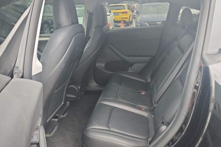 Used Tesla Model Y 2022 Rear-Wheel-Drive Version Interior 3