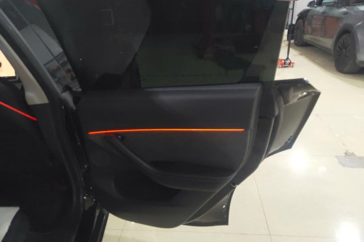 Used Tesla Model Y 2022 Long-Range All-Wheel-Drive Version Interior 3