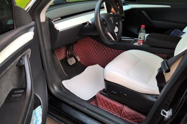 Used Tesla Model Y 2022 Rear-Wheel-Drive Version Interior 3