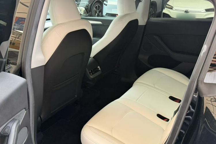 Used Tesla Model Y 2022 Revised Version Long-Range All-Wheel Drive Interior 3
