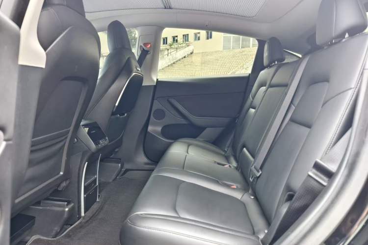 Used Tesla Model Y 2022 Rear-Wheel-Drive Version Interior 4