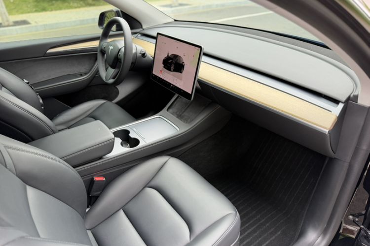 Used Tesla Model Y 2022 Revised Version Rear-Wheel Drive Interior 4