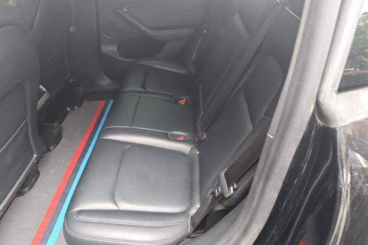 Used Tesla Model Y 2022 Rear-Wheel-Drive Version Interior 4