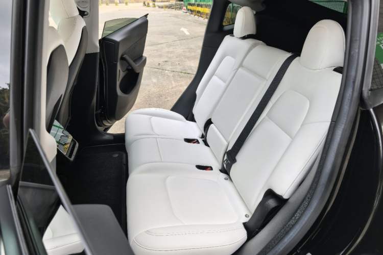Used Tesla Model Y 2022 Revised Version Rear-Wheel Drive Interior 4
