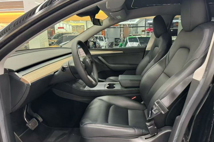 Used Tesla Model Y 2022 Revised Version Rear-Wheel Drive Interior 4