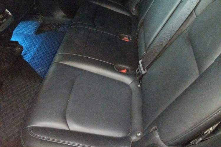 Used Tesla Model Y 2022 Rear-Wheel-Drive Version Interior 4