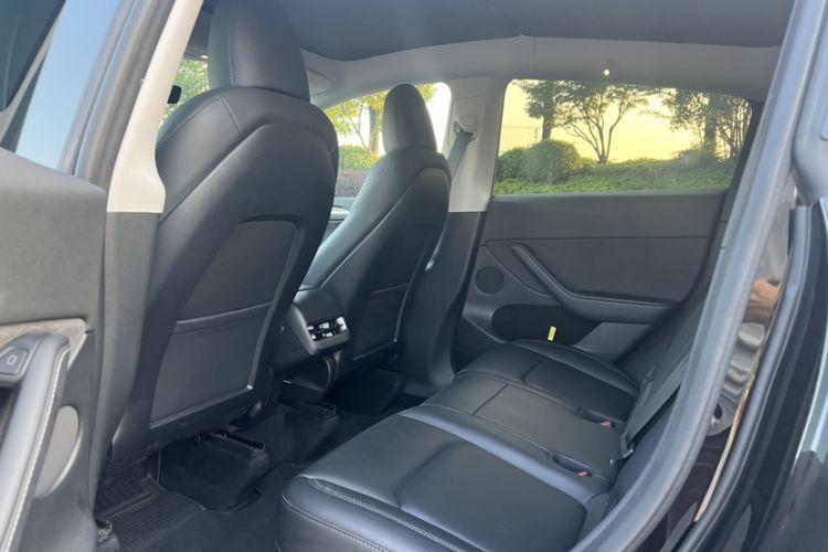 Used Tesla Model Y 2022 Revised Version Rear-Wheel Drive Interior 4