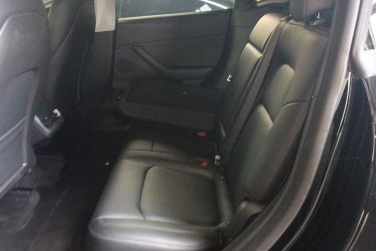 Used Tesla Model Y 2022 Rear-Wheel-Drive Version Interior 4