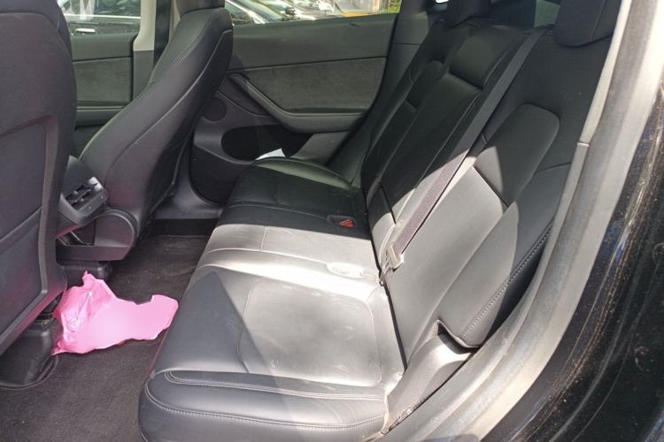 Used Tesla Model Y 2022 Long-Range All-Wheel-Drive Version Interior 4