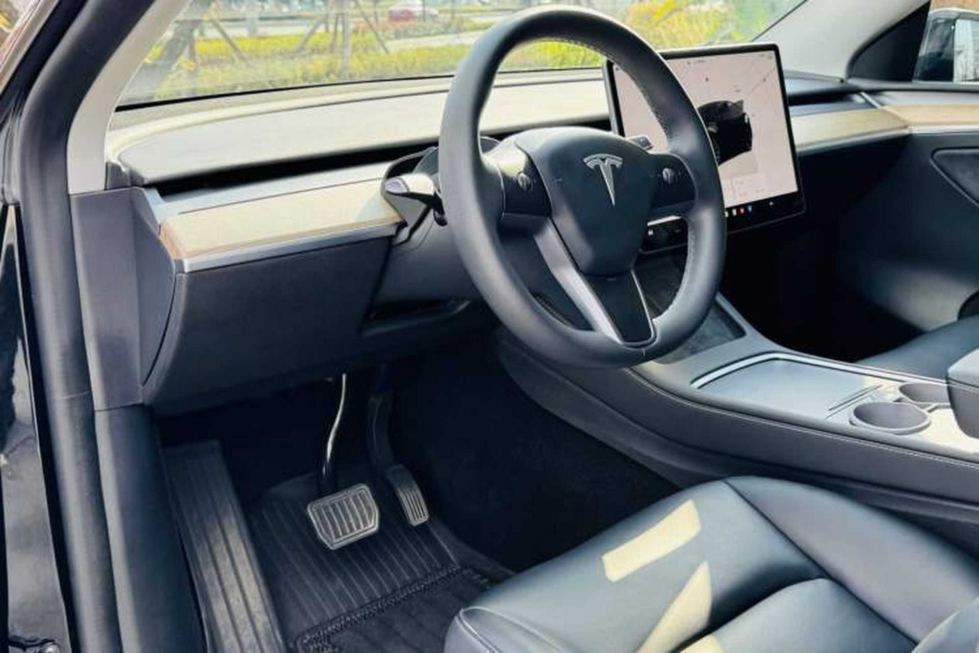 Used Tesla Model Y 2022 Revised Version Long-Range All-Wheel Drive Interior 4