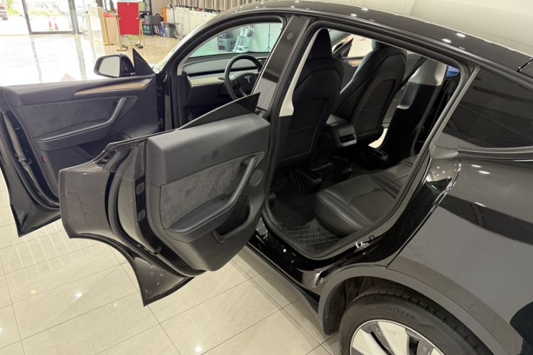 Used Tesla Model Y 2022 Revised Version Rear-Wheel Drive Interior 4