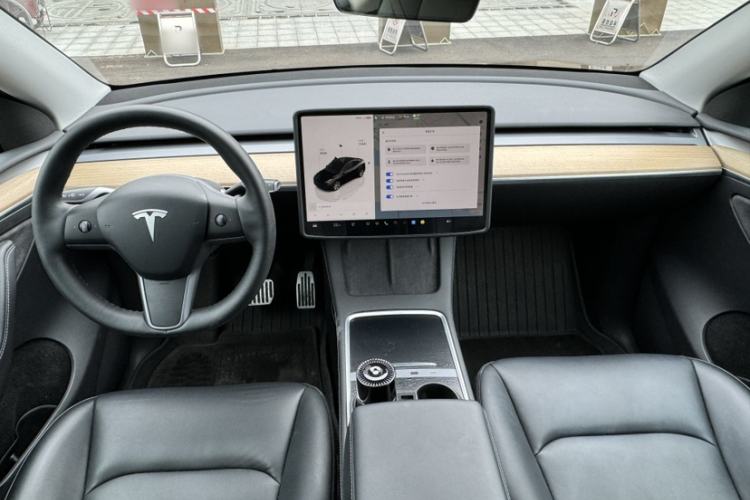 Used Tesla Model Y 2022 Revised Version Rear-Wheel Drive Interior 4