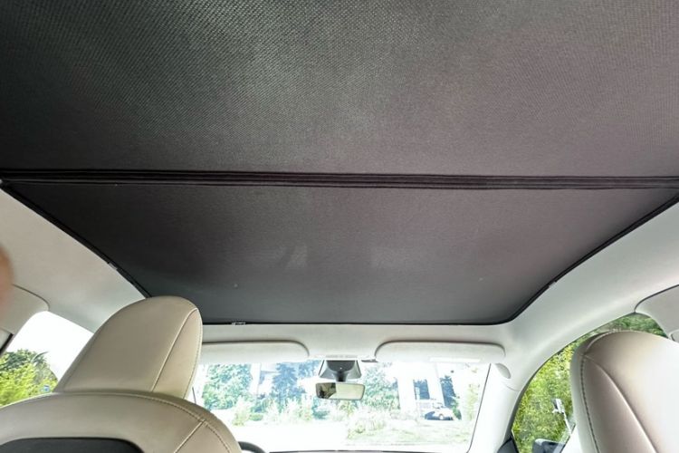 Used Tesla Model Y 2022 Long-Range All-Wheel-Drive Version Interior 4