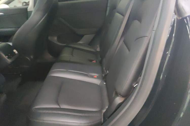 Used Tesla Model Y 2022 Rear-Wheel-Drive Version Interior 4