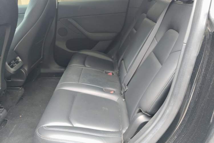 Used Tesla Model Y 2022 Rear-Wheel-Drive Version Interior 4