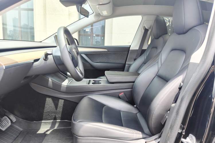 Used Tesla Model Y 2022 Rear-Wheel-Drive Version Interior 4