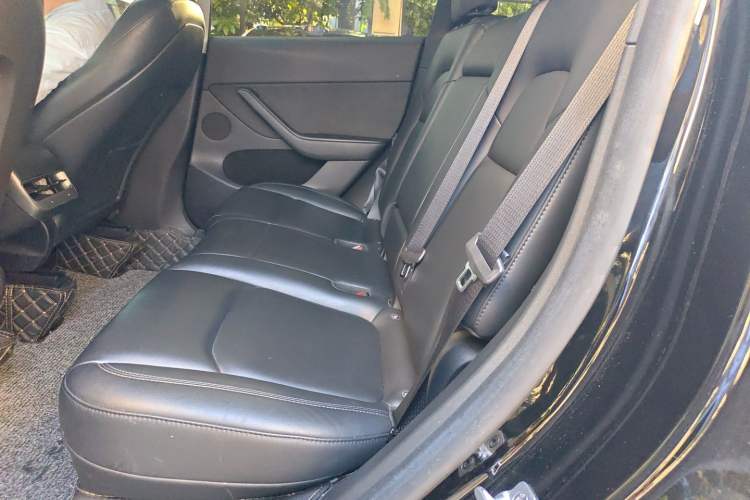 Used Tesla Model Y 2022 Revised Version Long-Range All-Wheel Drive Interior 4