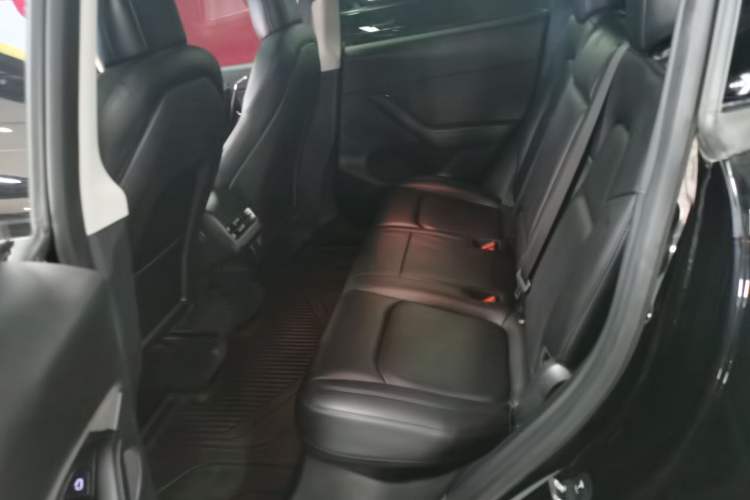 Used Tesla Model Y 2022 Rear-Wheel-Drive Version Interior 4