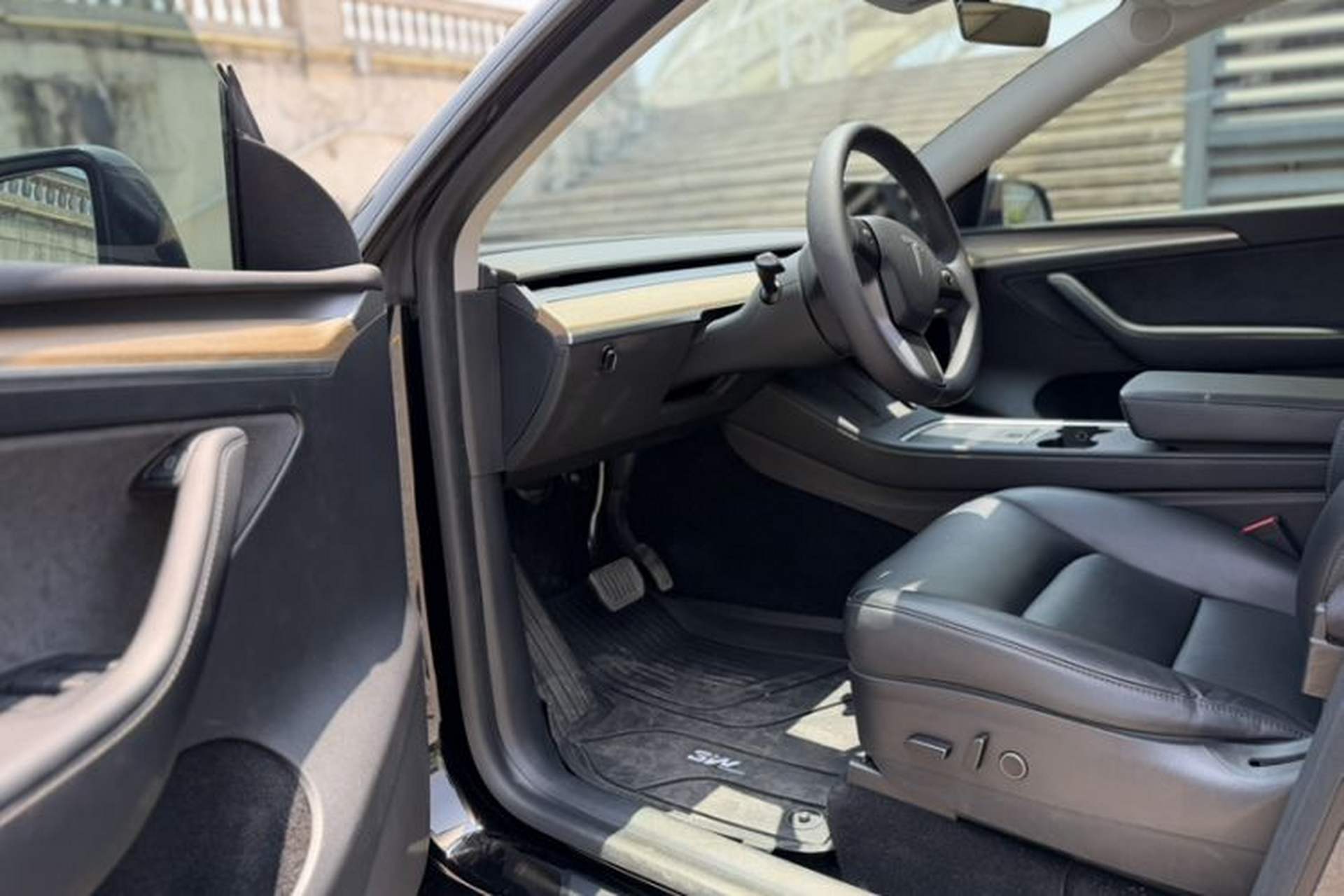 Used Tesla Model Y 2022 Rear-Wheel-Drive Version Interior 4