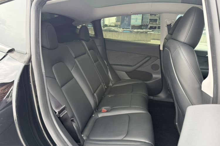 Used Tesla Model Y 2022 Revised Version Long-Range All-Wheel Drive Interior 4