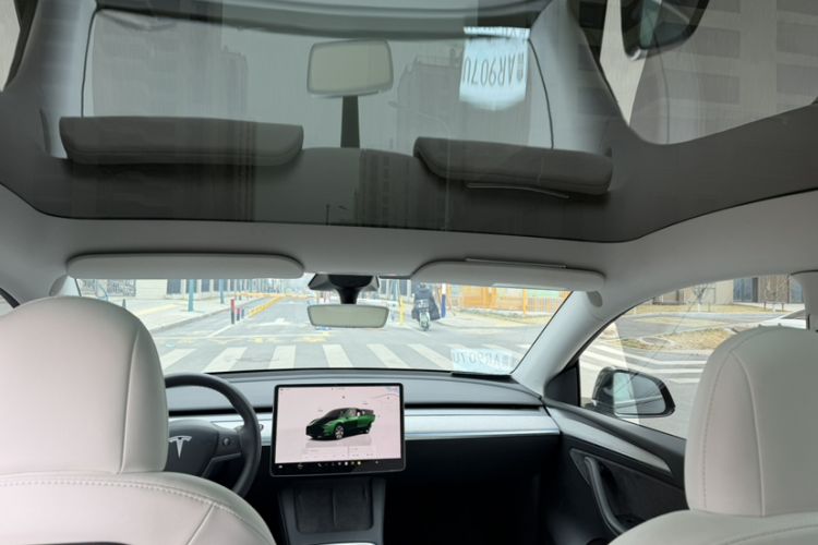 Used Tesla Model Y 2022 Rear-Wheel-Drive Version Interior 5