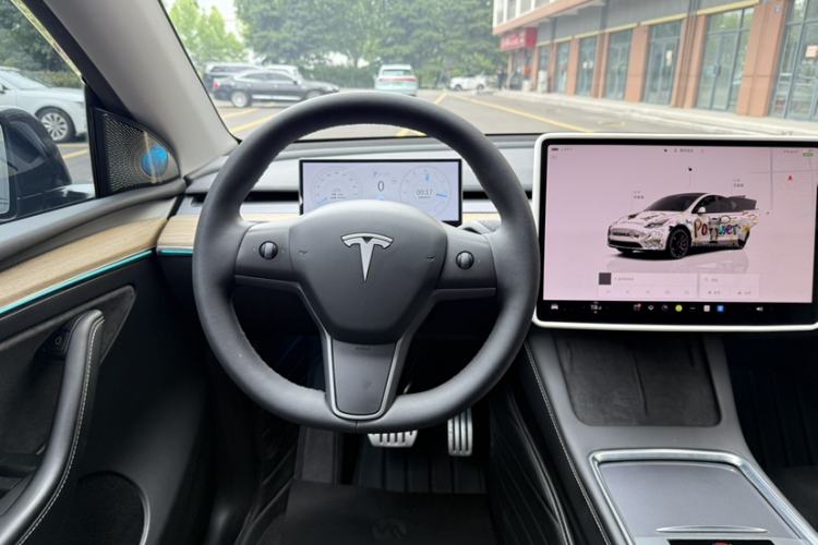 Used Tesla Model Y 2022 Performance High-Performance All-Wheel-Drive Version Interior 5