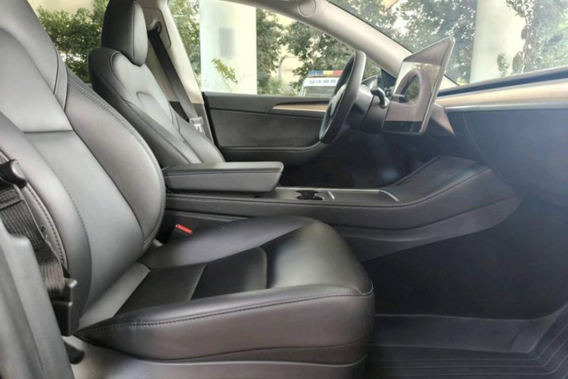 Used Tesla Model Y 2022 Revised Version Long-Range All-Wheel Drive Interior 5