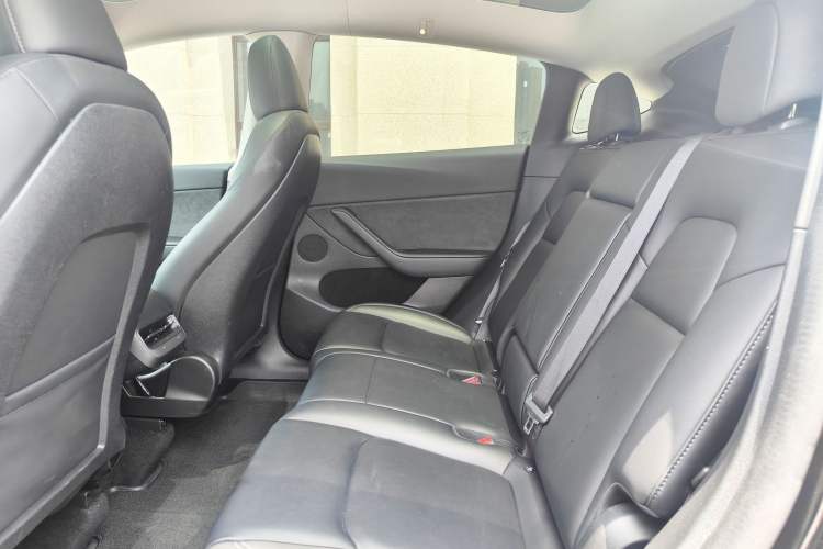 Used Tesla Model Y 2022 Rear-Wheel-Drive Version Interior 5