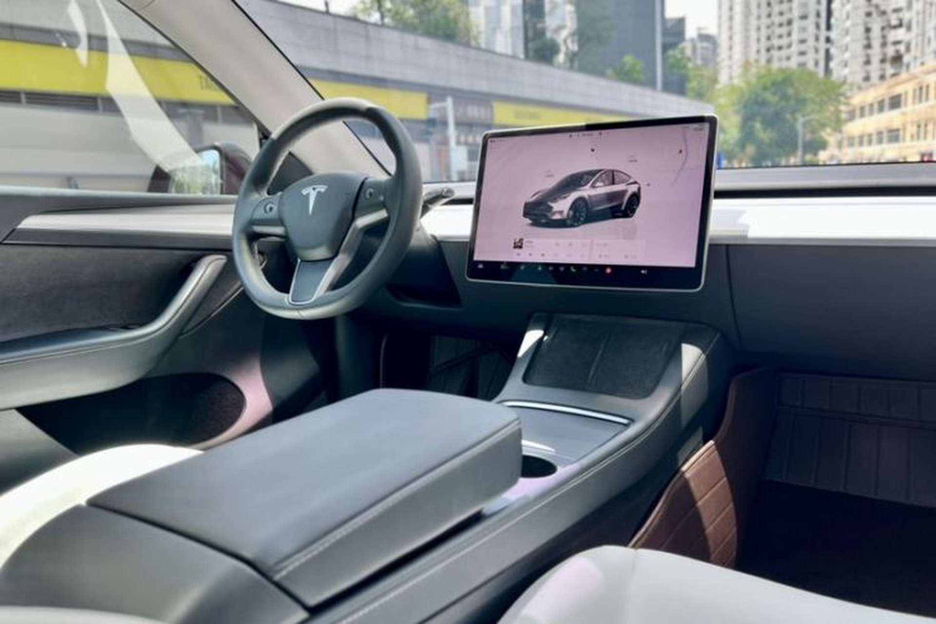 Used Tesla Model Y 2022 Long-Range All-Wheel-Drive Version Interior 5