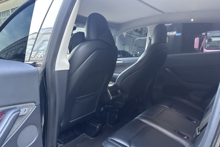 Used Tesla Model Y 2022 Performance High-Performance All-Wheel-Drive Version Interior 5