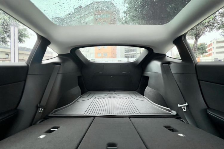 Used Tesla Model Y 2022 Revised Version Long-Range All-Wheel Drive Interior 5