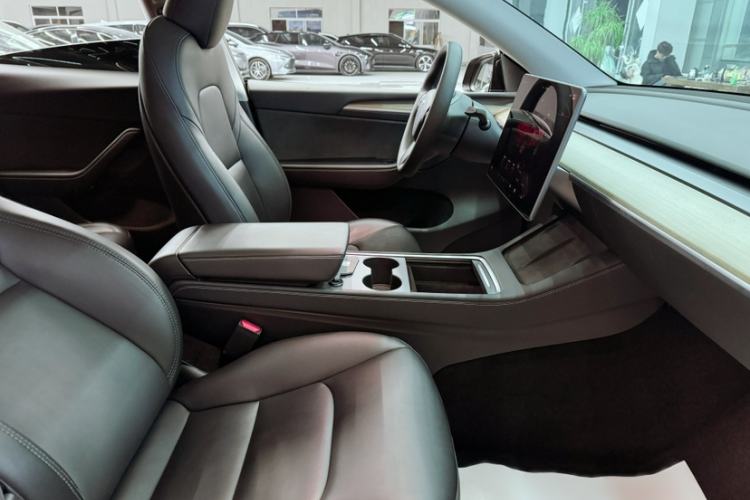 Used Tesla Model Y 2022 Revised Version Rear-Wheel Drive Interior 5
