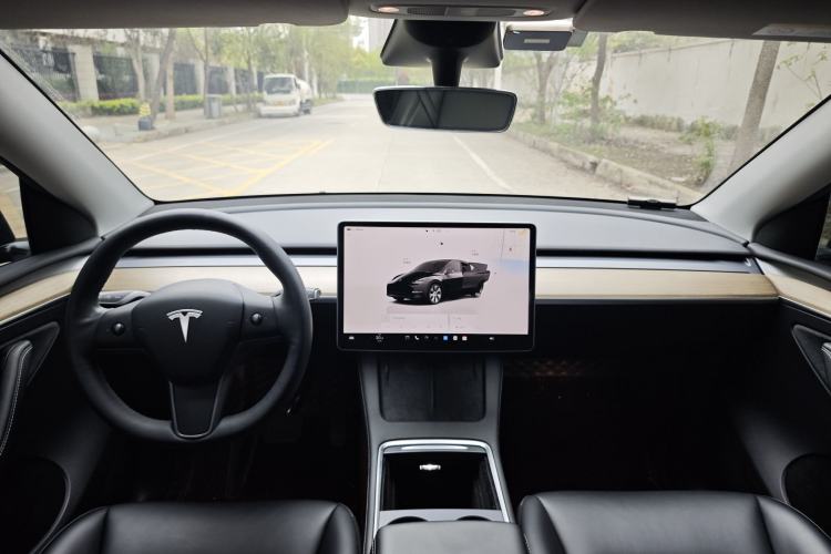Used Tesla Model Y 2022 Revised Version Long-Range All-Wheel Drive Interior 5