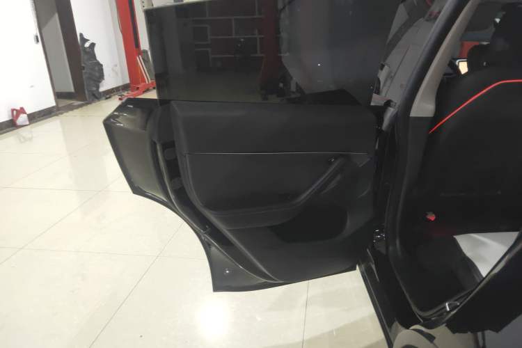 Used Tesla Model Y 2022 Long-Range All-Wheel-Drive Version Interior 5