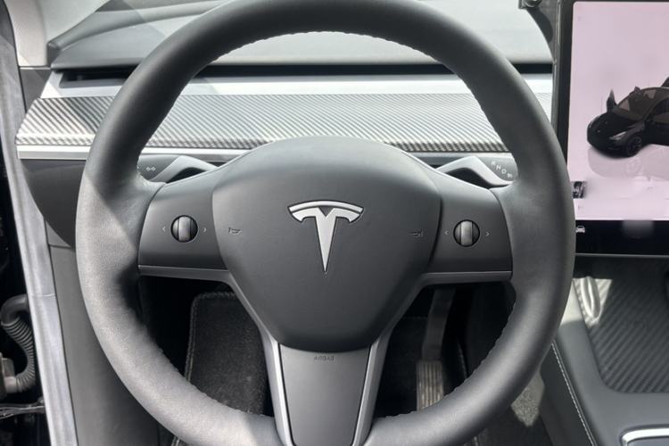 Used Tesla Model Y 2022 Rear-Wheel-Drive Version Interior 5