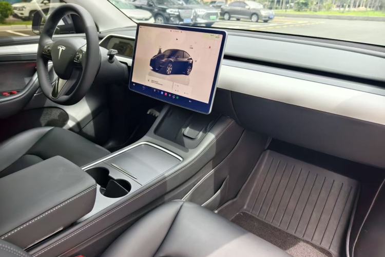 Used Tesla Model Y 2022 Rear-Wheel-Drive Version Interior 6