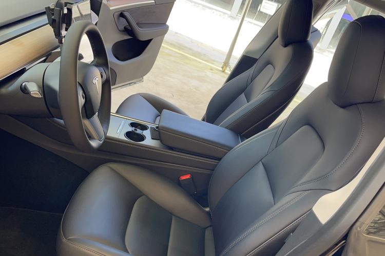 Used Tesla Model Y 2022 Rear-Wheel-Drive Version Interior 6