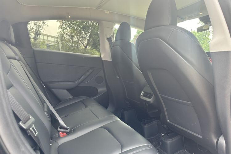 Used Tesla Model Y 2022 Performance High-Performance All-Wheel-Drive Version Interior 6