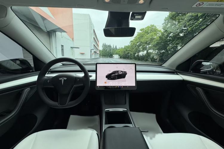 Used Tesla Model Y 2022 Rear-Wheel-Drive Version Interior 6