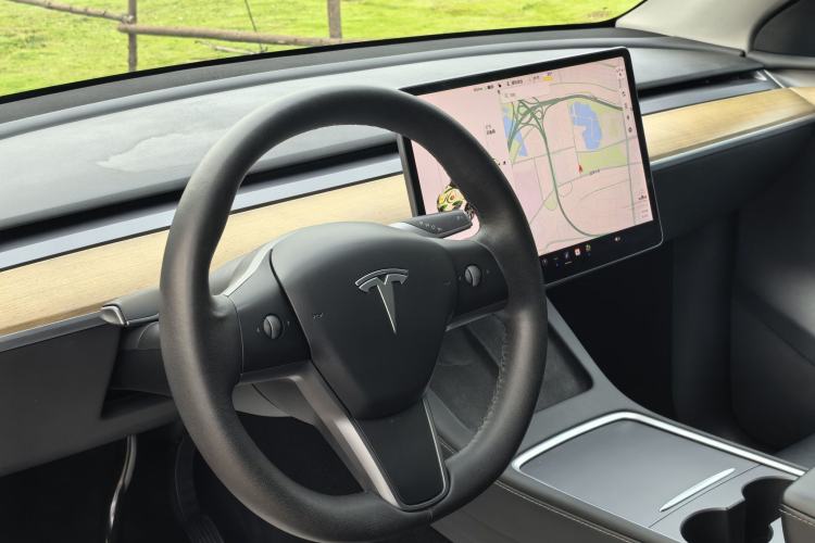 Used Tesla Model Y 2022 Rear-Wheel-Drive Version Interior 6