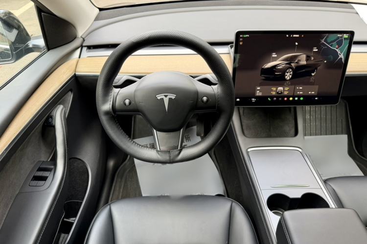 Used Tesla Model Y 2022 Rear-Wheel-Drive Version Interior 6
