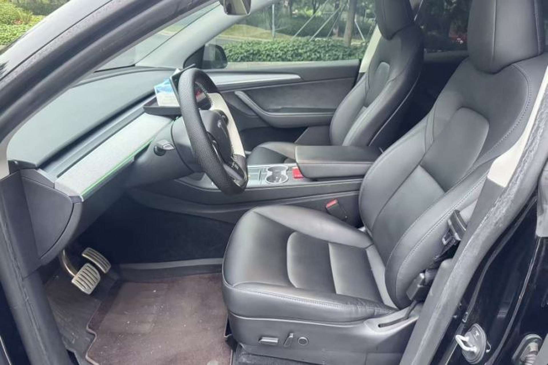 Used Tesla Model Y 2022 Performance High-Performance All-Wheel-Drive Version Interior 6